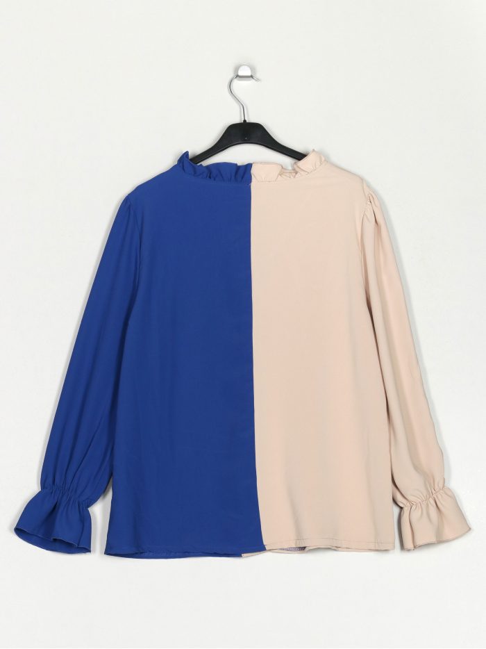 Contrast blouse with ruffles