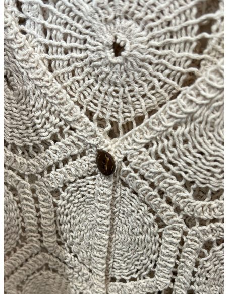 Conjunto de colete e shorts de crochê geométrico