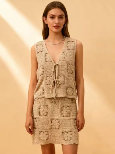 Conjunto de chaleco anudado de crochet y falda