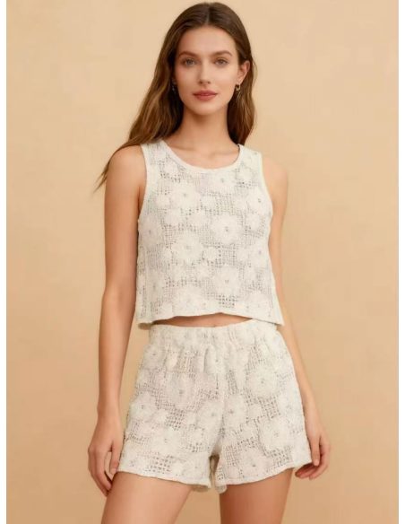 Conjunto de top corto de crochet floral y short
