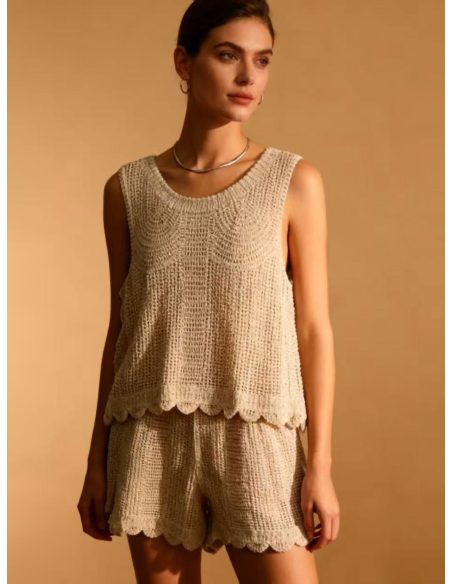Conjunto de top e shorts de crochê