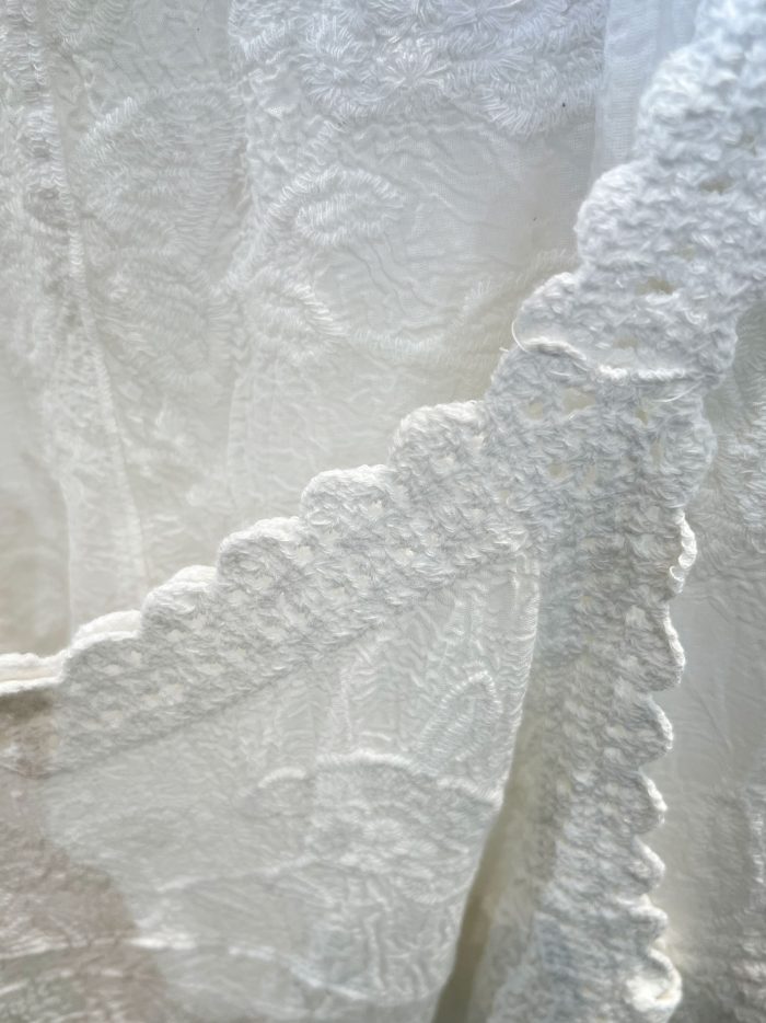 Conjunto de top de tirantes bordado y short 