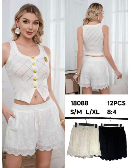 Short brodé ajouré à ourlet festonné