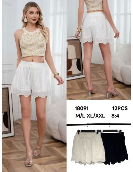 shorts bordados com detalhes vazados