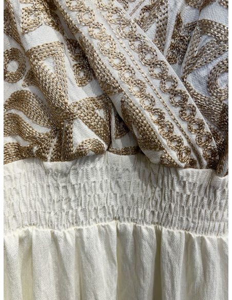 Vestido largo cruzado con bordado étnico