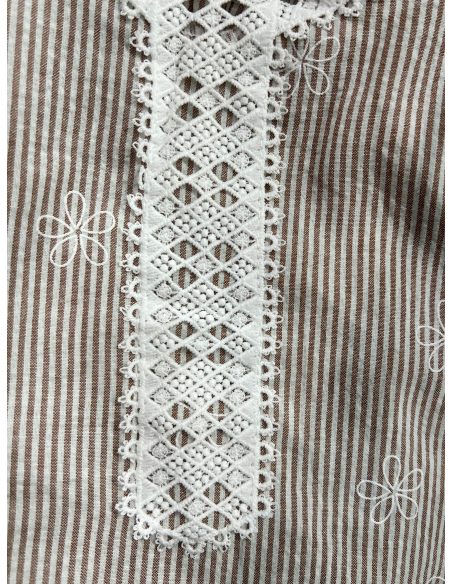 Set aus gestreiftem Spitzen-Dessous-Top und Shorts