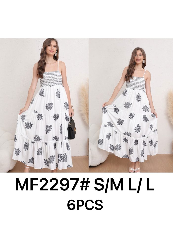 Vestido largo bordado con cuerpo fruncido