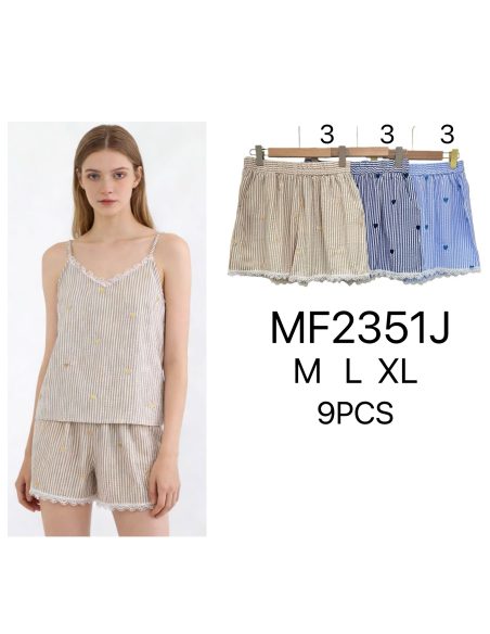 Pantaloncini a righe con cuori ricamati