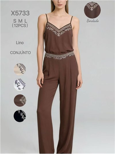 Conjunto de blusa bordada e calça plissada 2