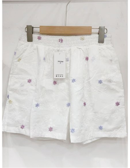 Pantaloncini ricamati a fiori