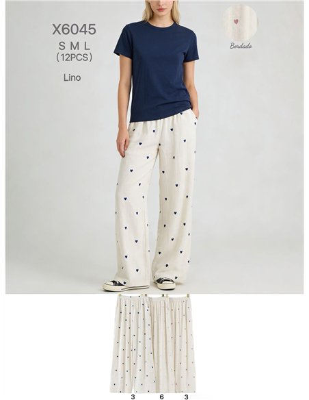 Pantalón recto con corazones bordados