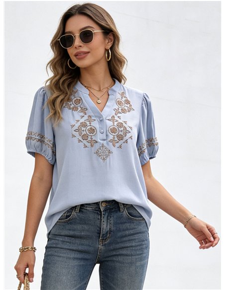 Blusa bordada con manga fruncida