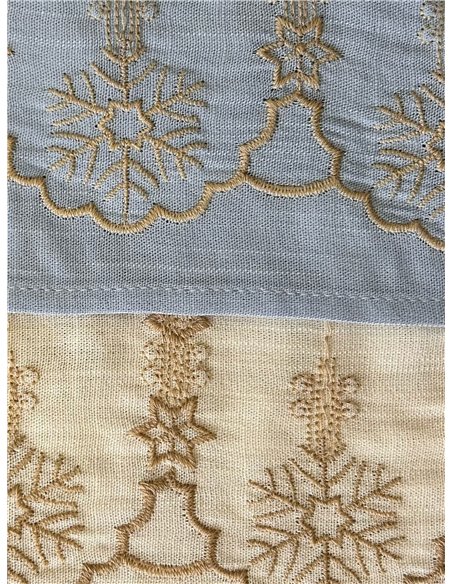 Blusa bordada estrellas con volante en hombros