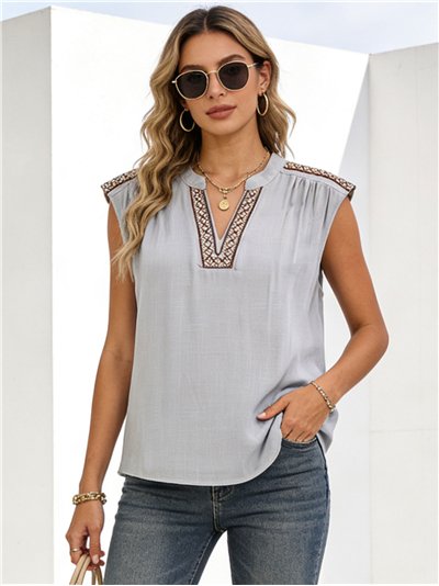 Blusa bordada sin mangas