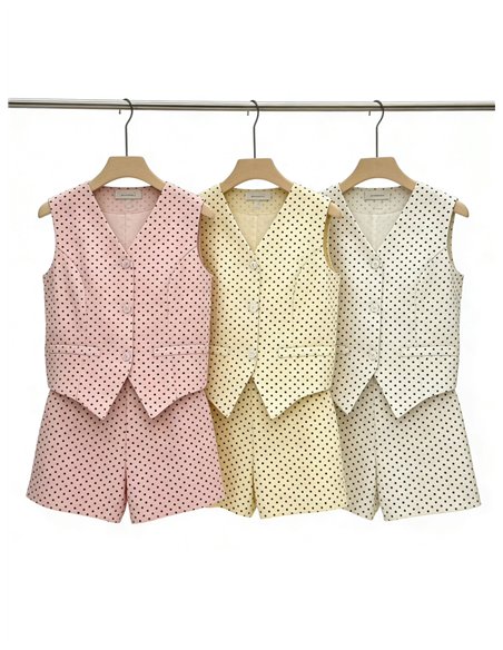 Conjunto de chaleco lunares y short