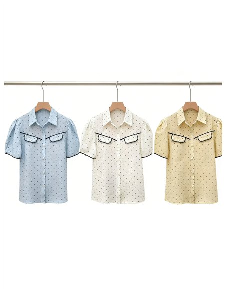 Gepunktetes Hemd mit kontrastierender Borte