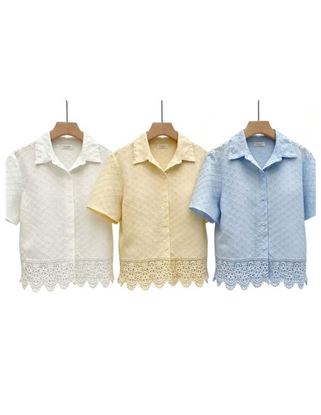 Durchbrochenes Hemd mit Spitzenbesatz