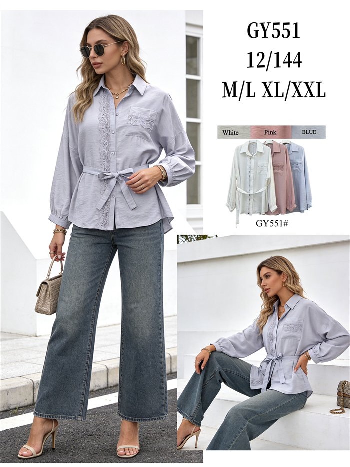 Camisa con encaje y cinturón