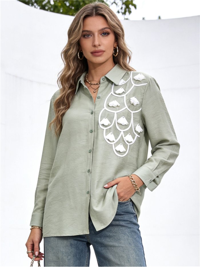 Chemise brodée avec motif en relief