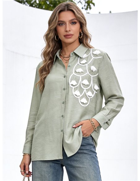 Chemise brodée avec motif en relief