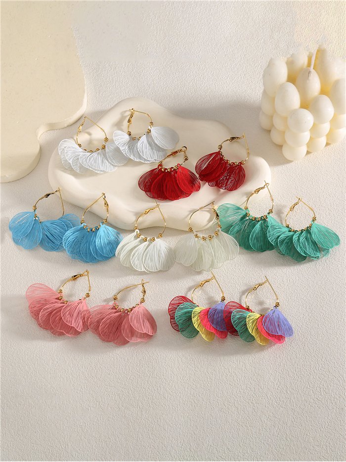 Pendientes de aro con pétalos calados