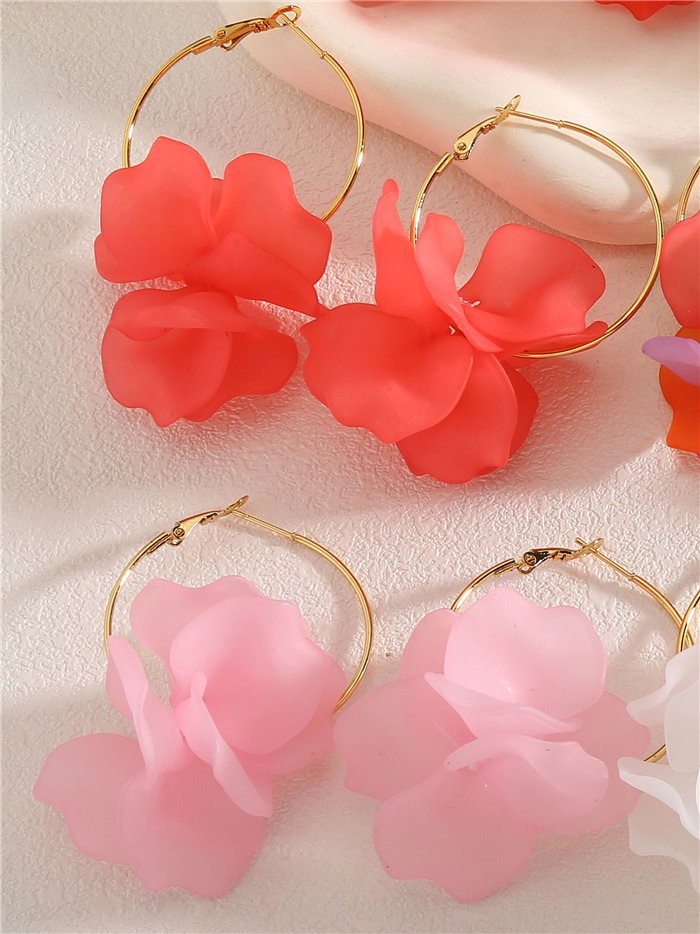 Pendientes de aro con flor mate