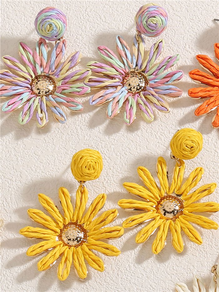 Bast-Gänseblümchen-Ohrringe