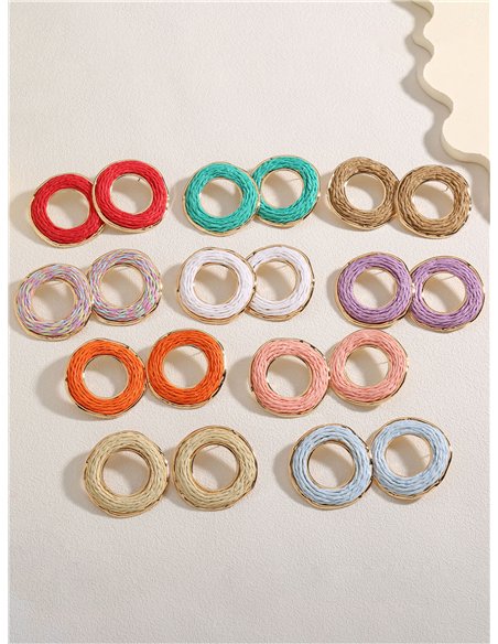 Orecchini a cerchio rotondi in rafia con finiture dorate