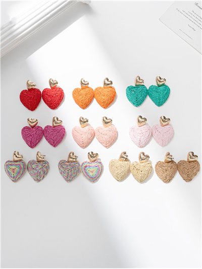 Pendientes corazón de rafia con detalle dorado