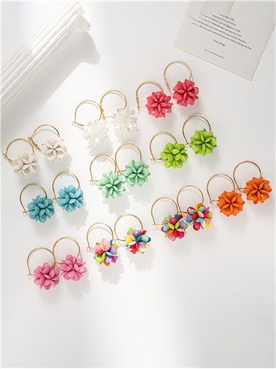 Pendientes de aro con flor de pétalos
