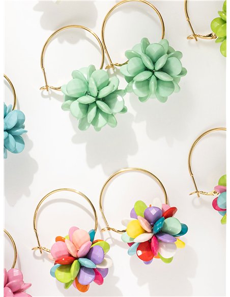 Pendientes de aro con flor de pétalos