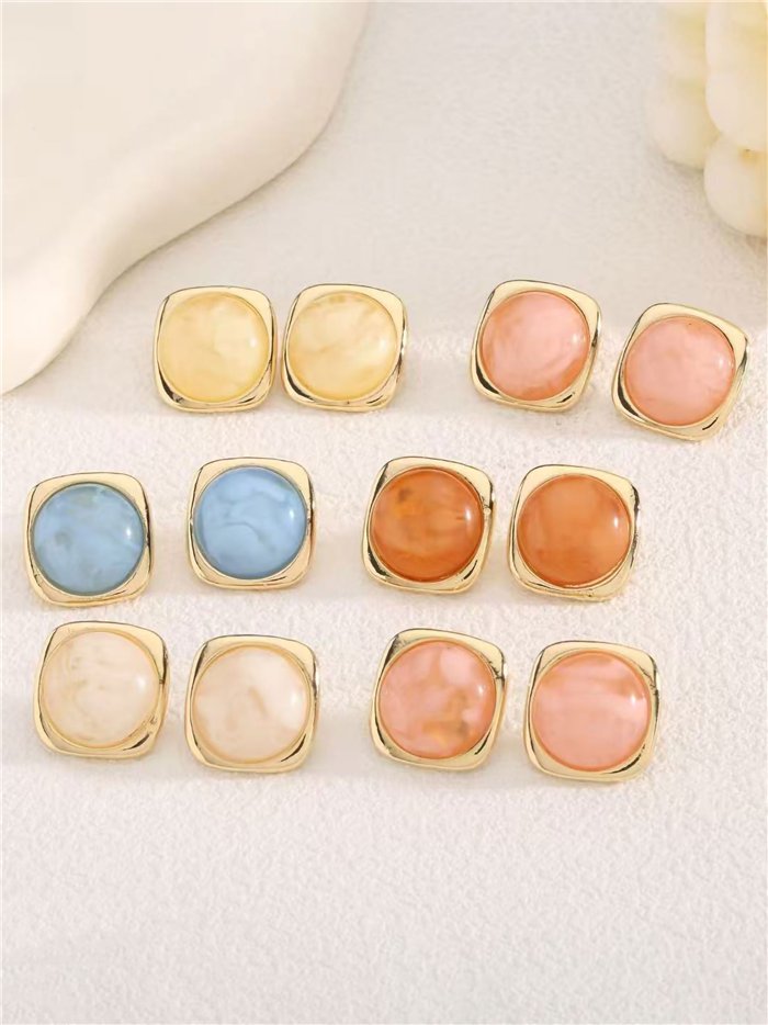 Square frame resin stud earrings