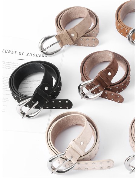 Ceinture en faux daim cloutée