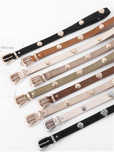 Cinturón fino efecto ante con corazones metálicos