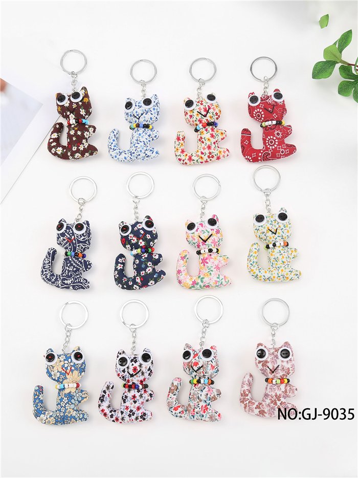 Porte-clés en tissu avec un chaton imprimé.