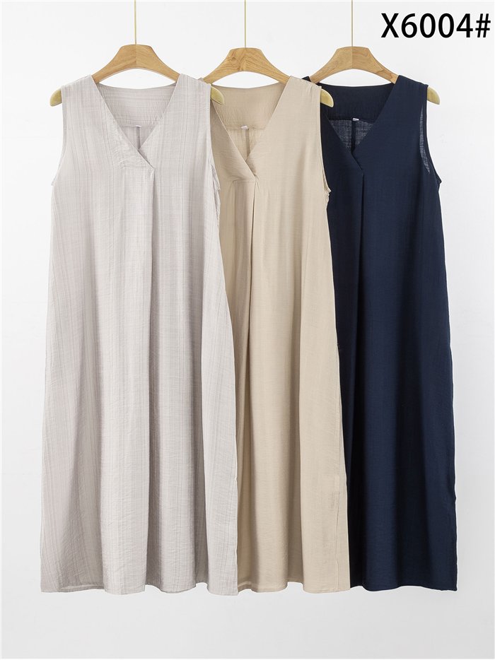 Sleeveless flowy midi dress