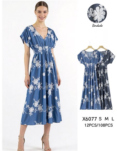 Vestido midi bordado floral con cintura fruncida