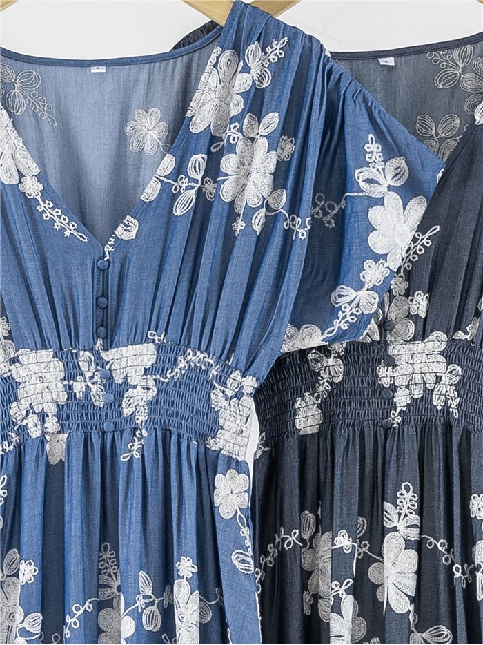 Vestido midi bordado floral con cintura fruncida