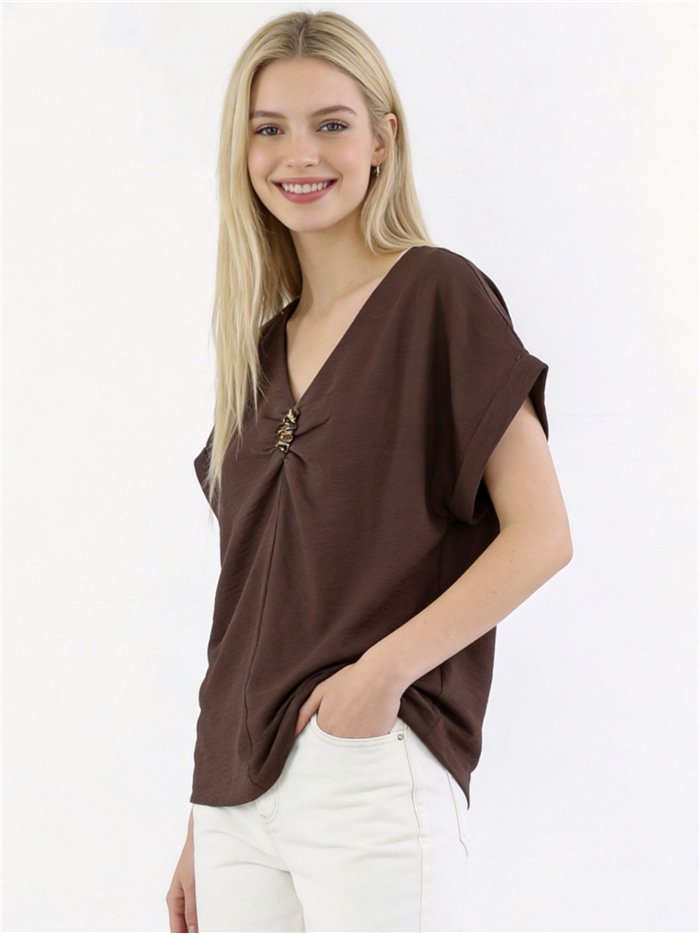 Blusa talla grande con detalle joya