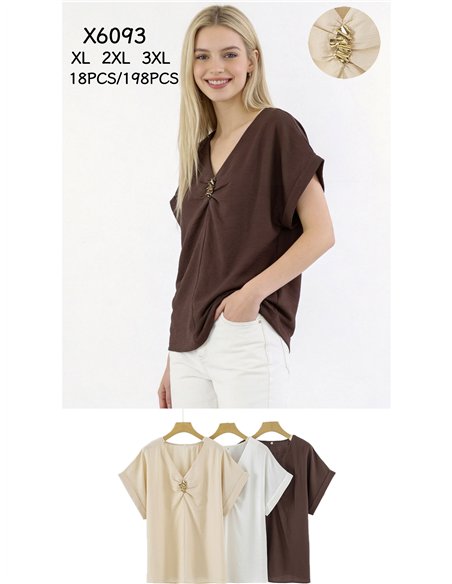 Blusa talla grande con detalle joya