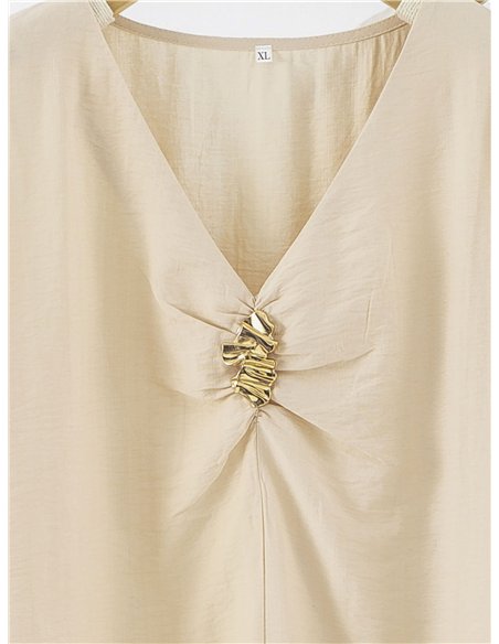 Blusa talla grande con detalle joya