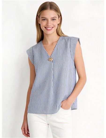 Top de rayas talla grande con detalle joya