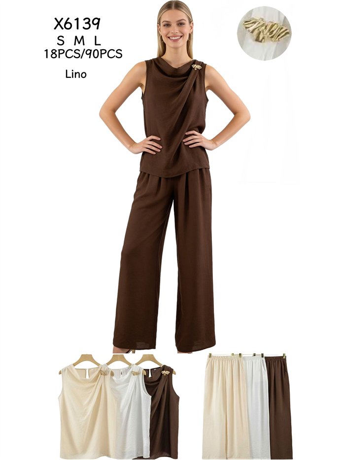 Conjunto de top drapeado con broche dorado y pantalón