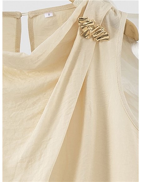 Conjunto de top drapeado con broche dorado y pantalón