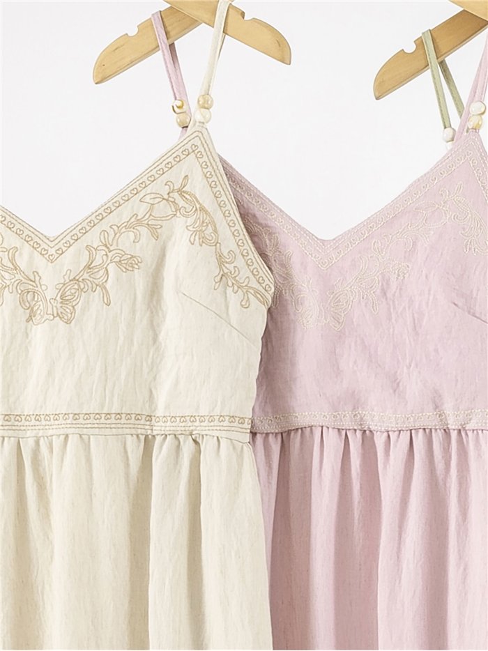 Vestido largo de tirantes con escote bordado