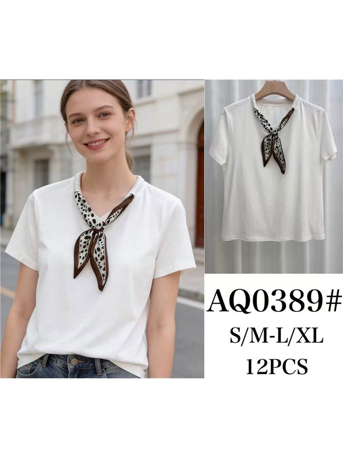 T-Shirt mit bedrucktem Halstuch