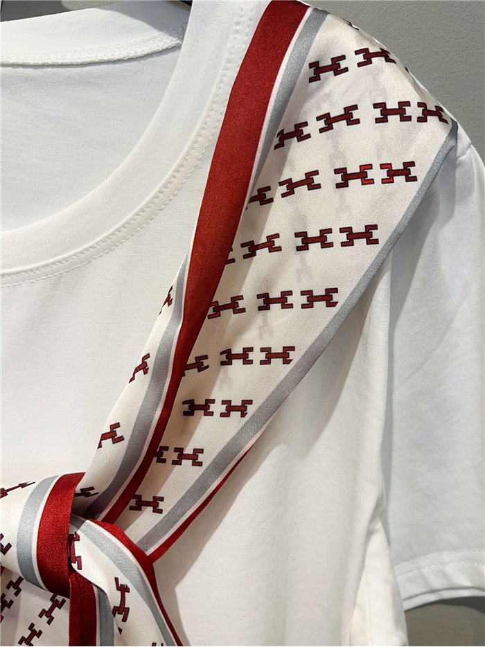 Camiseta con cuello marinero estampado