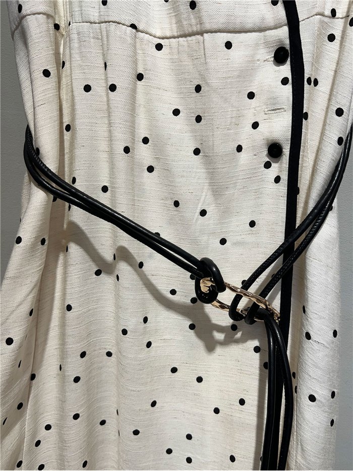 Vestido midi cruzado de lunares con cinturón