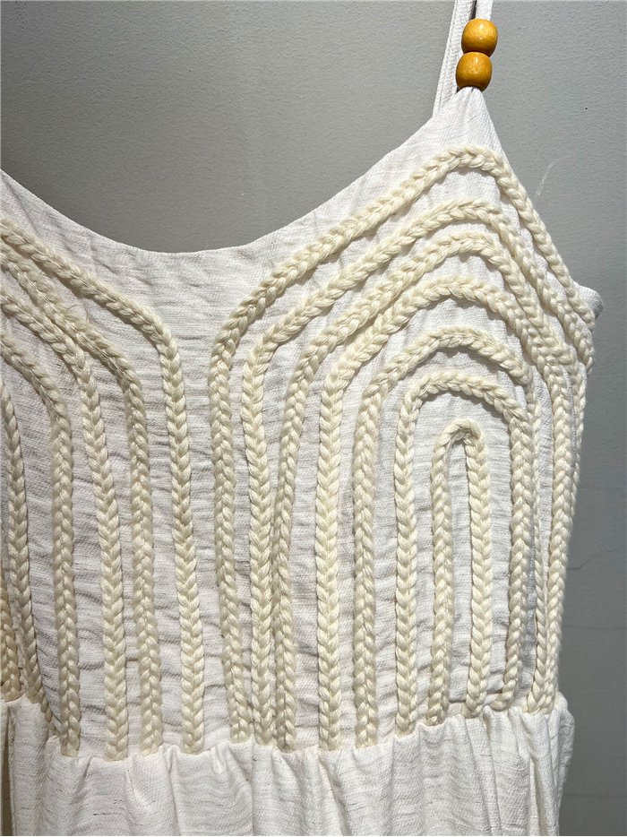 Vestido largo fluido con bordado