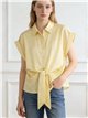 Camisa satinada con lazada frontal